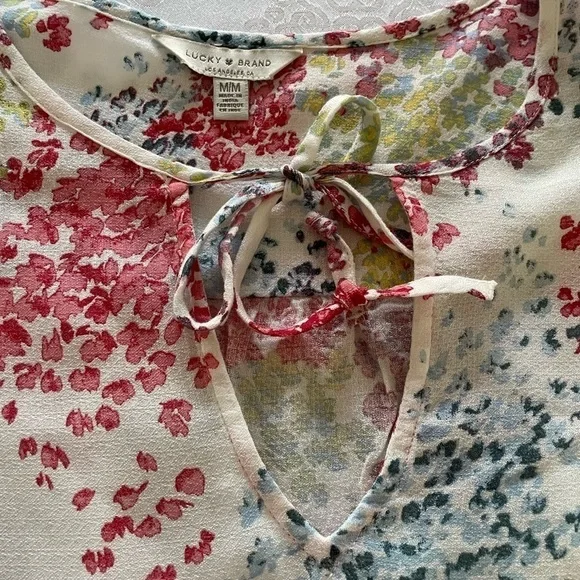 Lucky Brand women.Peasant top size medium white floral long sleeve - Picture 3 of 5